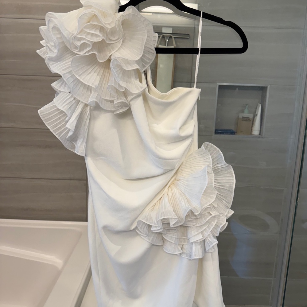 Elliatt Maya 3D Floral Cocktail Dress in White